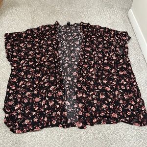 Burgundy floral short sleeve kimono